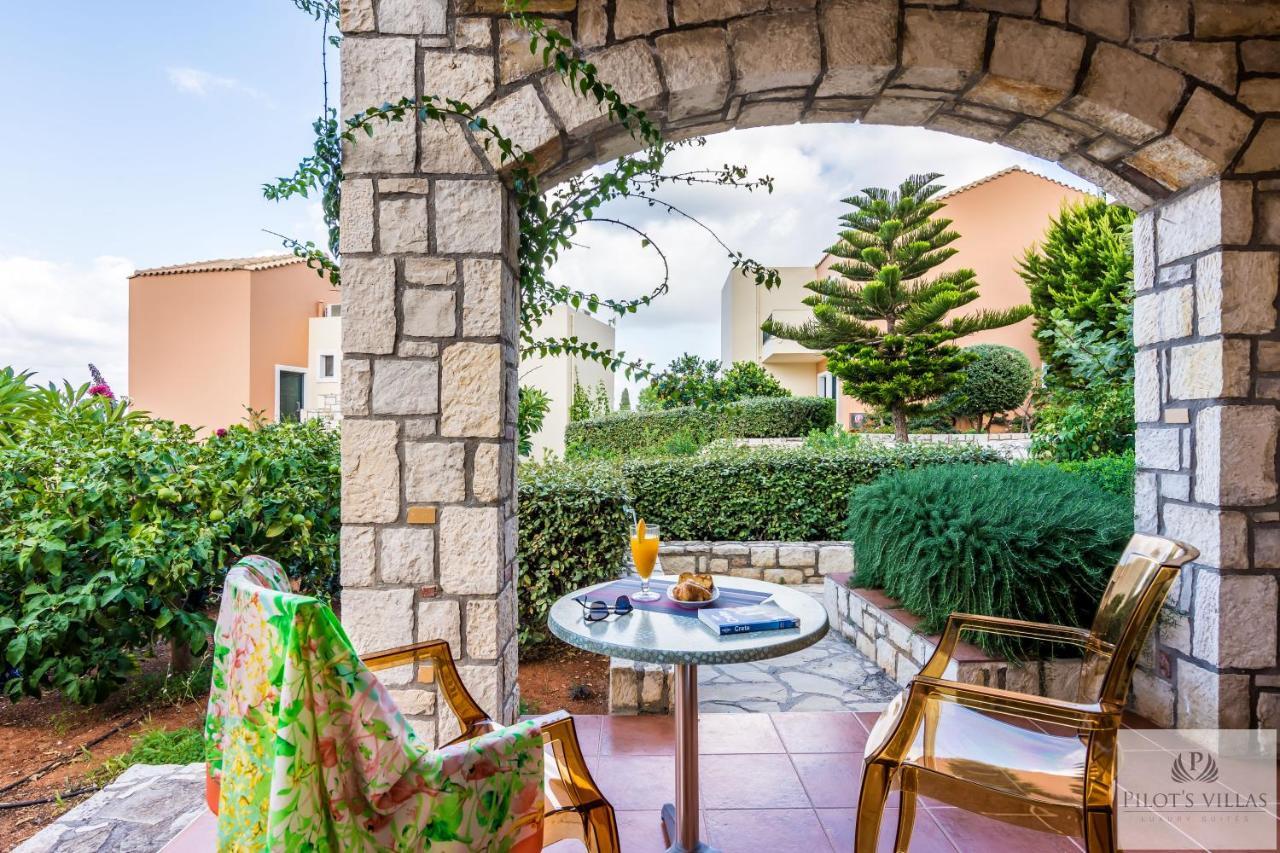 Pilot'S Villas Luxury Suites Hersonissos  Exterior foto