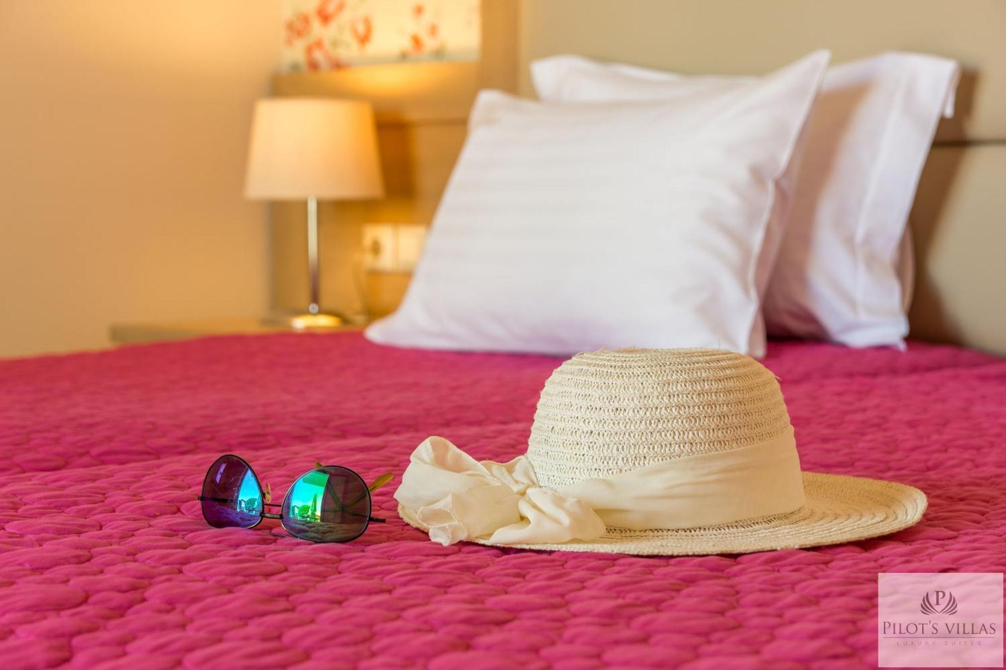 Pilot'S Villas Luxury Suites Hersonissos  Habitación foto